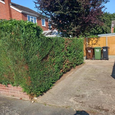 Leominster 3 Bedroom House Parking Garden Private Exterior photo